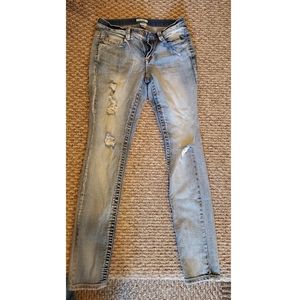 Mudd Junior's distressed Jean's size 7